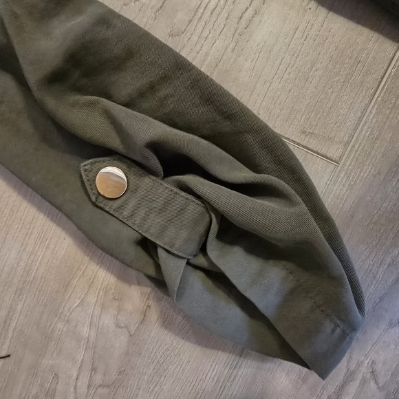 Green Jacket - Picture 5 of 8